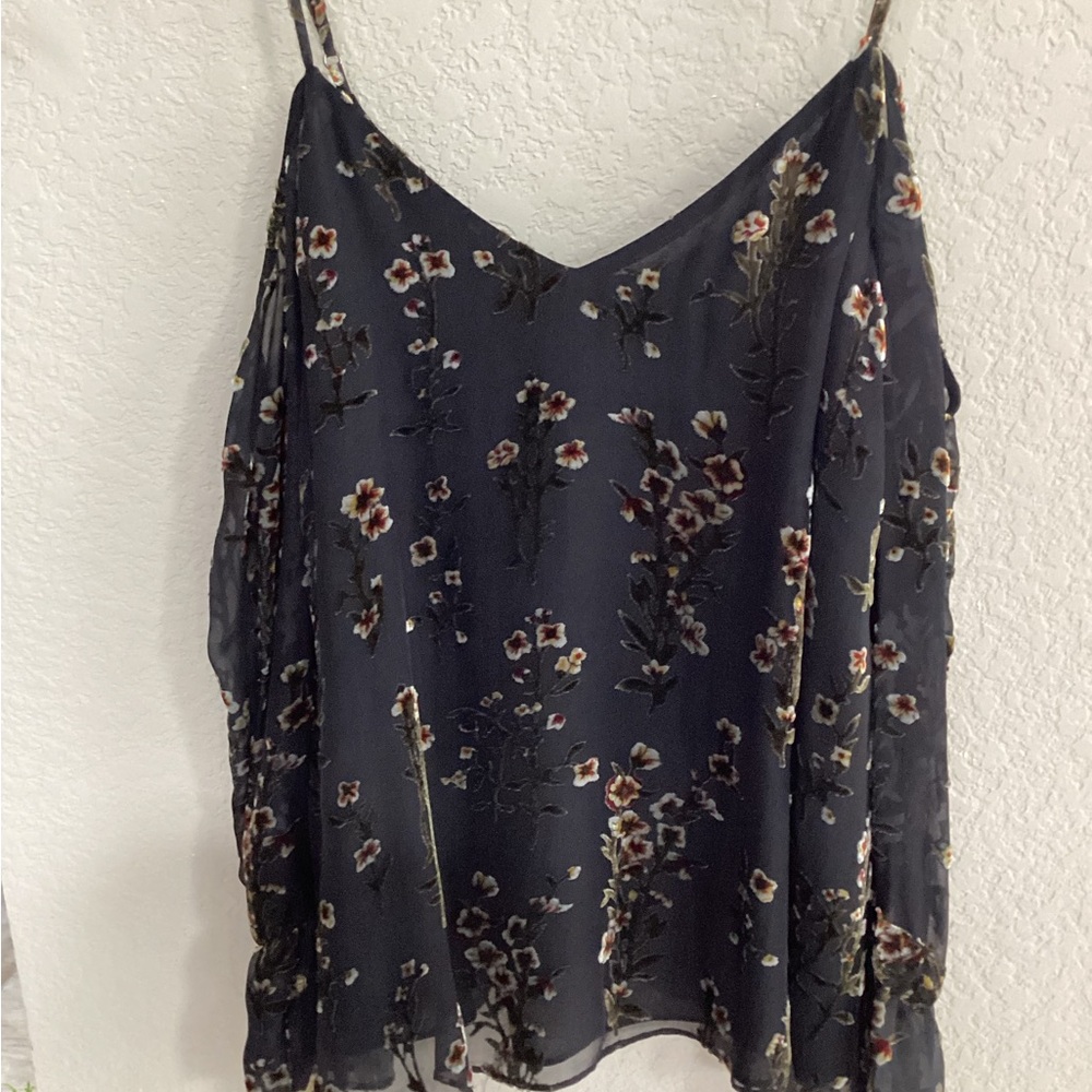 Love Sam LVM Black Floral burnout Camisole w/ long sleeves sz S